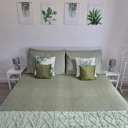Apartamento Casa Rosy - Stanza Privata Con Bagno Esclusivo E Parcheggio Gratuito Porto Torres Exterior foto