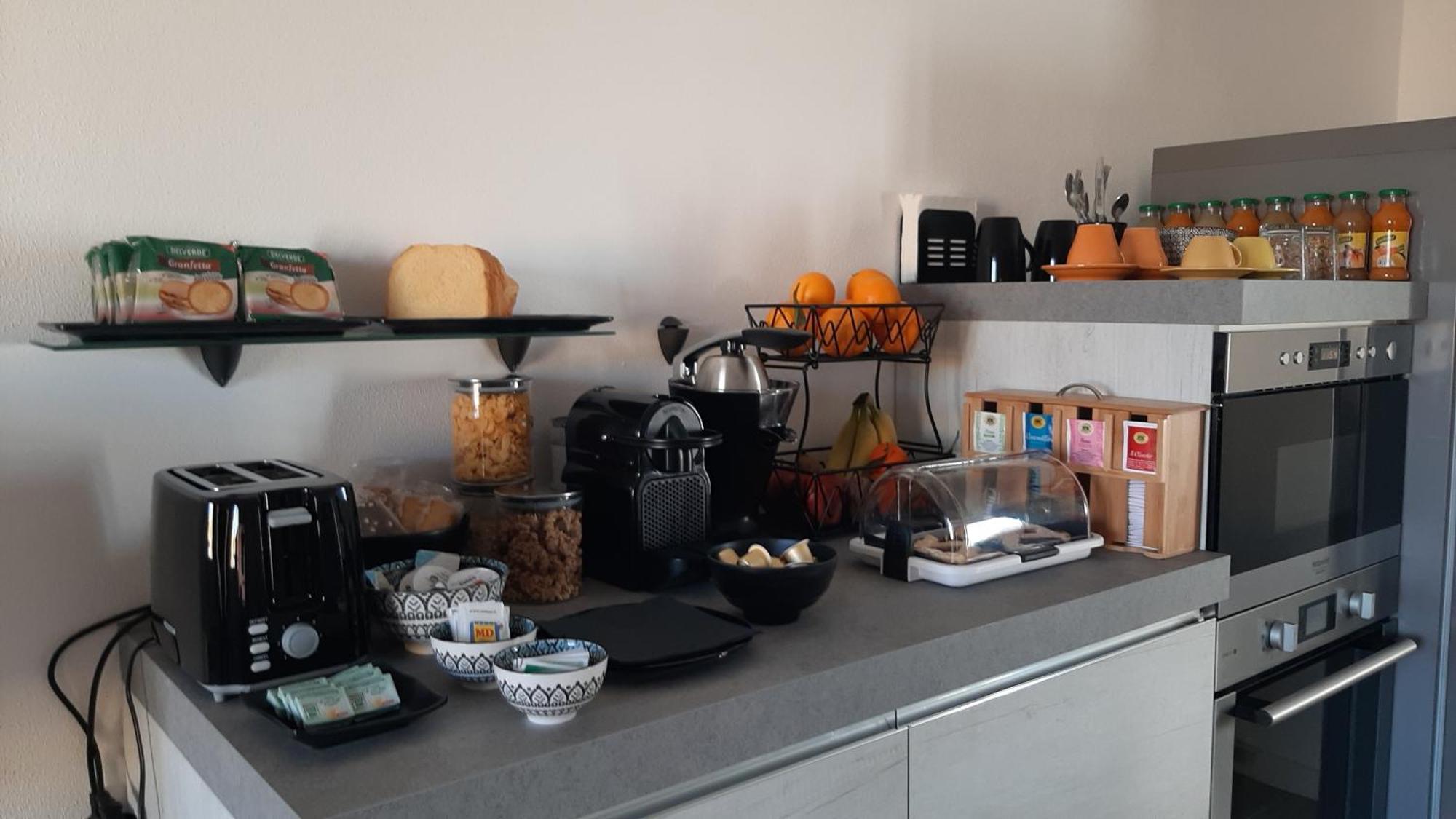 Apartamento Casa Rosy - Stanza Privata Con Bagno Esclusivo E Parcheggio Gratuito Porto Torres Exterior foto